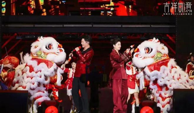巡回演唱会燃爆跨年夜的万人音乐狂欢！龙8中国唯一入口凤凰传奇“吉祥如意”
