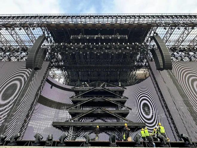 巡回演唱会燃爆跨年夜的万人音乐狂欢！龙8中国唯一入口凤凰传奇“吉祥如意”(图9)